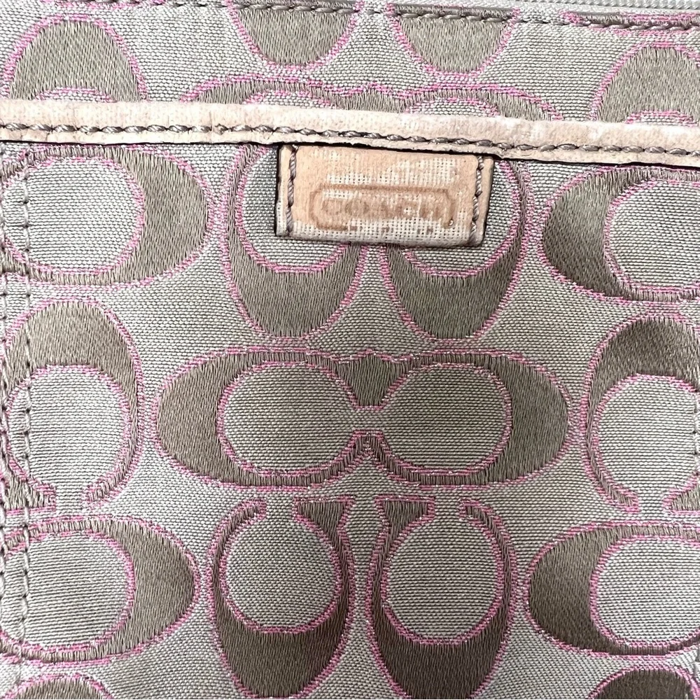 Coach Daisy Outline Signature C Monogram Metallic Khaki Pink Wristlet
